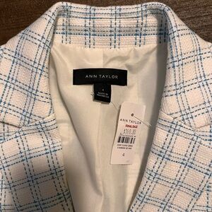 Ann Taylor spring/summer plaid blue and white summer blazer new size 4